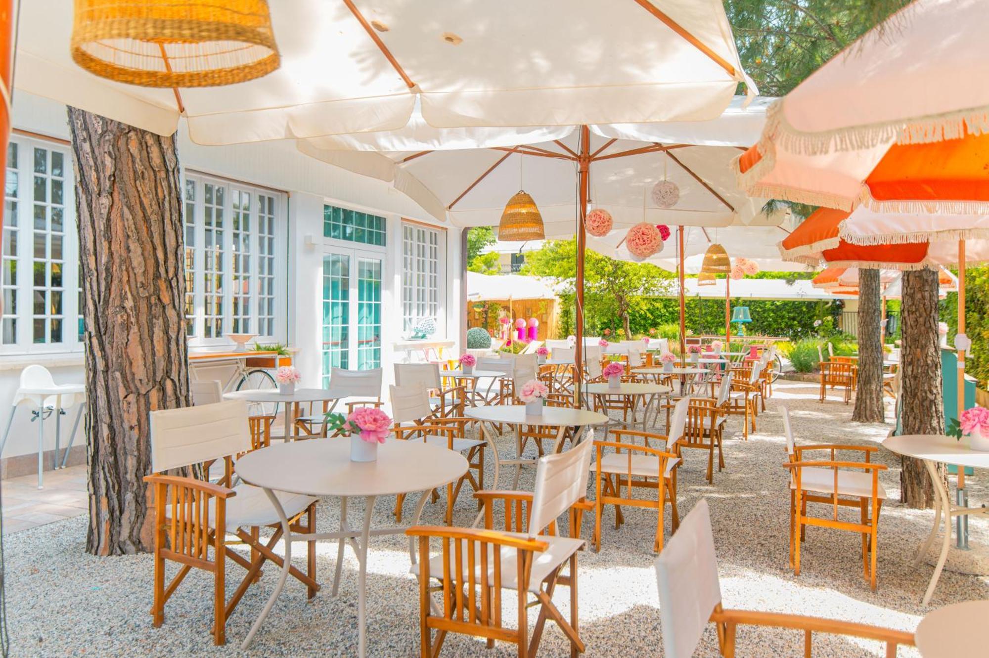 Hotel La Pineta Al Mare フォルテ・デイ・マルミ エクステリア 写真